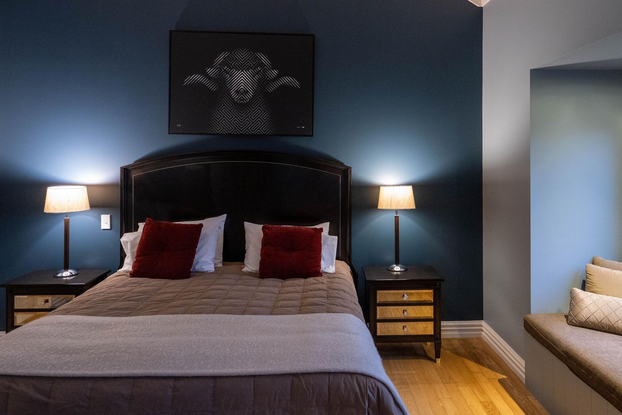 Parehua Resort Martinborough Exteriör bild A bedroom at the hotel