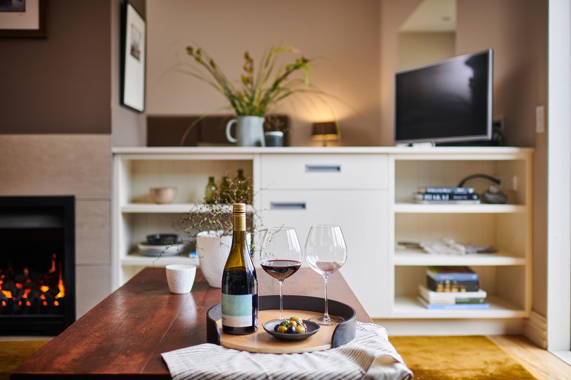 Parehua Resort Martinborough Exteriör bild A wine tasting at home
